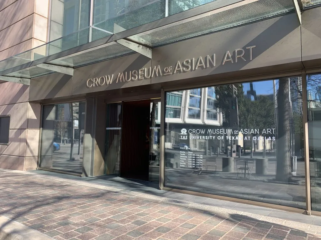 Add Crow Museum in your things to do in  Dallas Downtown list.