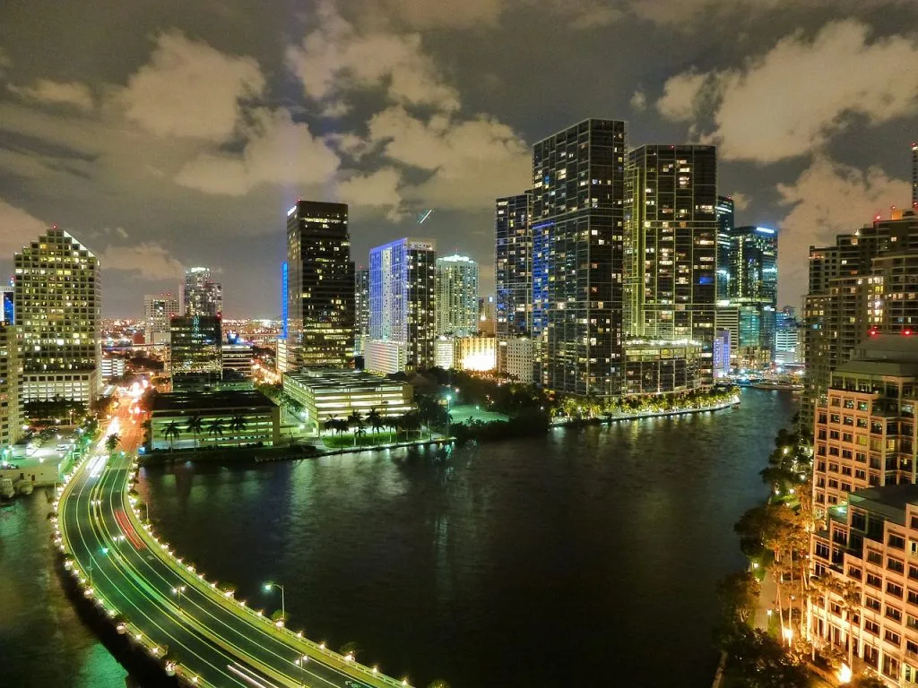 miami, florida, skyline-50554.jpg