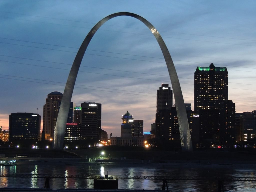 Include the gateway arch on the list of Things to do in Saint Louis Missouri.

