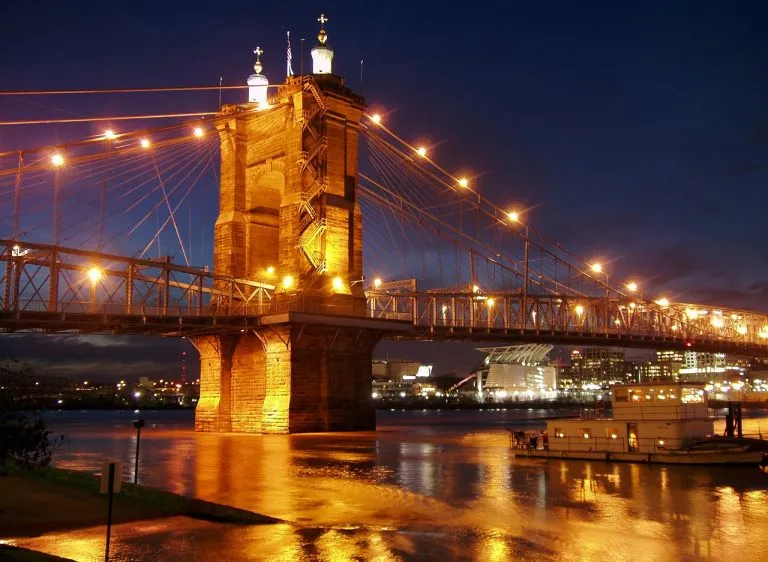 suspension bridge, ohio river, cincinnati-62930.jpg