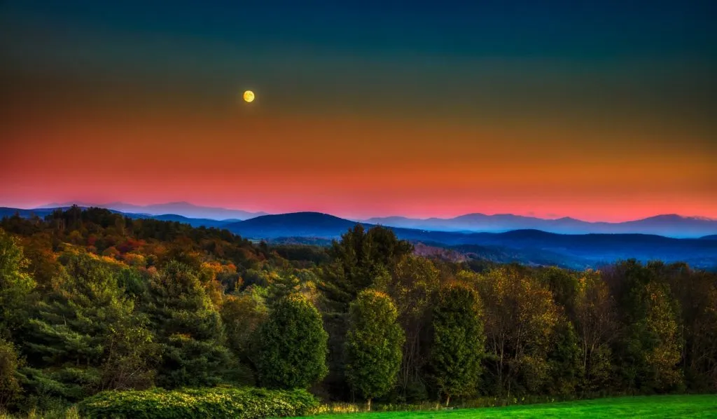 vermont, full moon, sunset-3996250.jpg