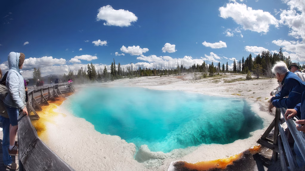 West Thumb Geyser Basin: Fun Things to Do in Yellowstone Park